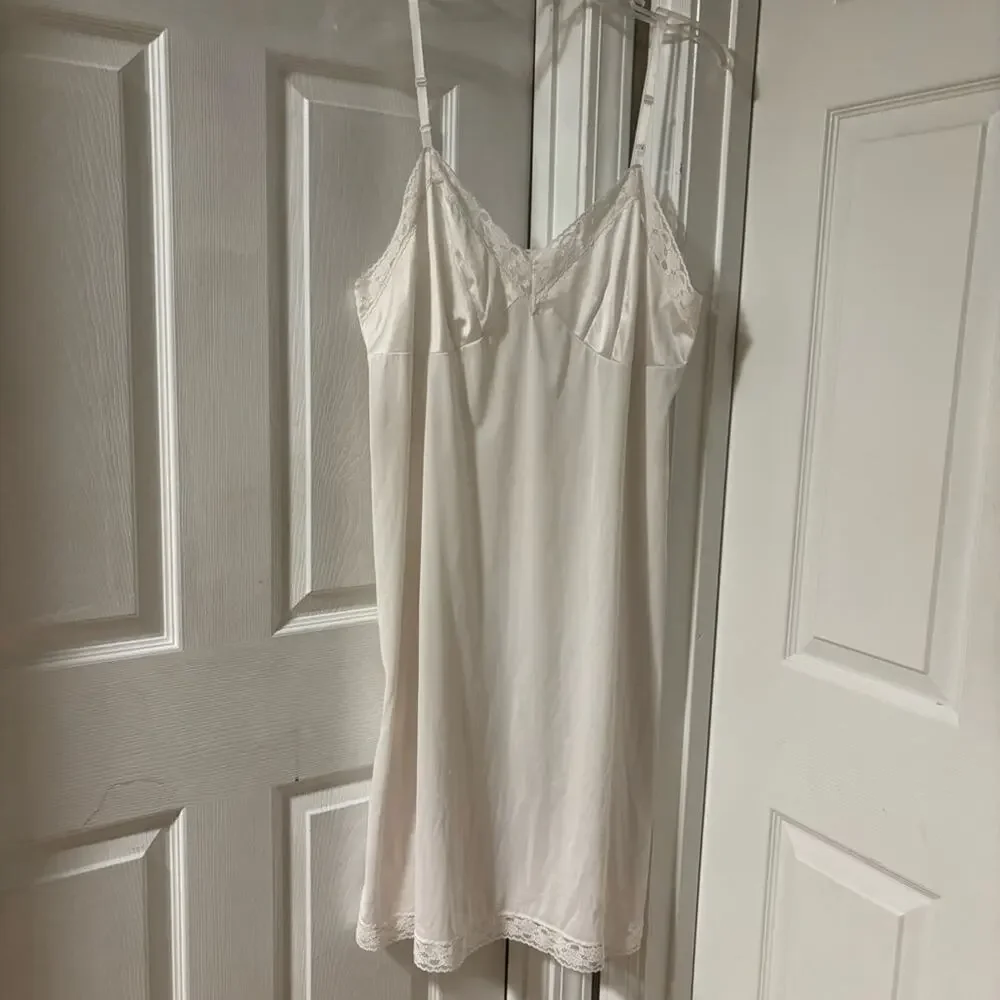 Vanity Fair Vintage Cream White Lace Chemise Gown Size OS